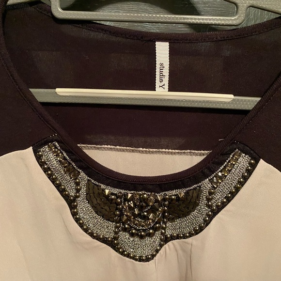 Studio Y long sleeve silky dress shirt with embellishments. - Picture 3 of 9